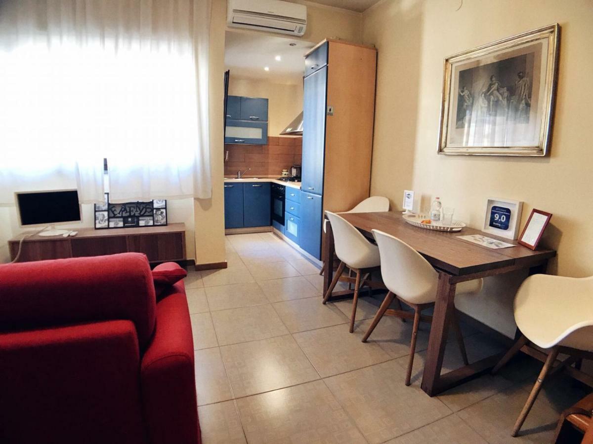 Domi Apartments Wellness Pompeja Pokój zdjęcie